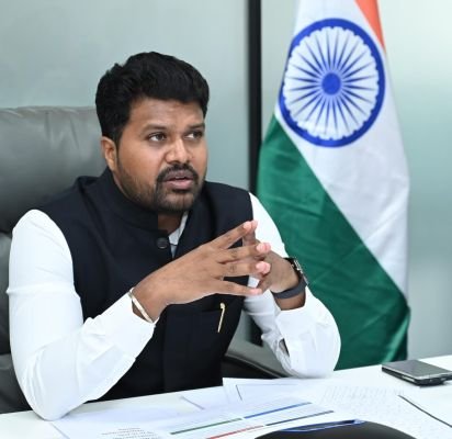 ఆర్నాబ్ తుఫాన్ ప్రభావం నేపథ్యంలో ప్రత్యేక కంట్రోల్ రూమ్‌లు..