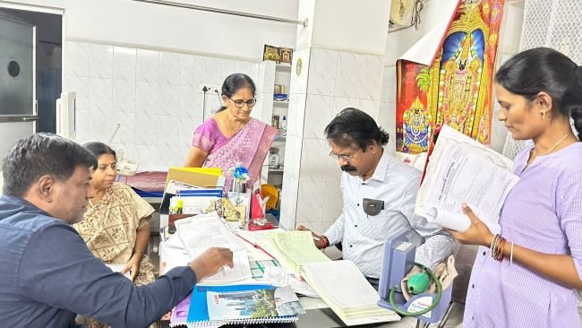అర్హత లేని వైద్యులు, అక్రమ క్లినిక్‌లపై కఠిన చర్యలు: మేడ్చల్ డీఎంహెచ్‌ఓ డాక్టర్ కె. ఆనంద్