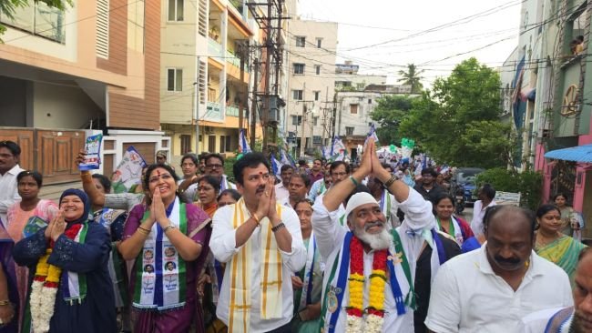 62వార్డులో  ఎన్నికల ప్రచారం హోరు