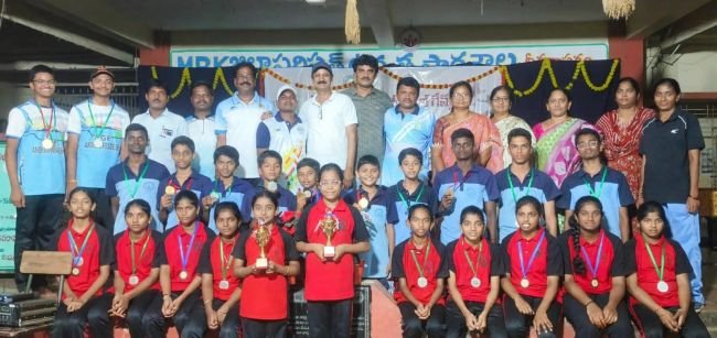 జాతీయ స్థాయి మల్లకంభ పోటీలకు విజ్ఞాన విహార విద్యార్థులు
