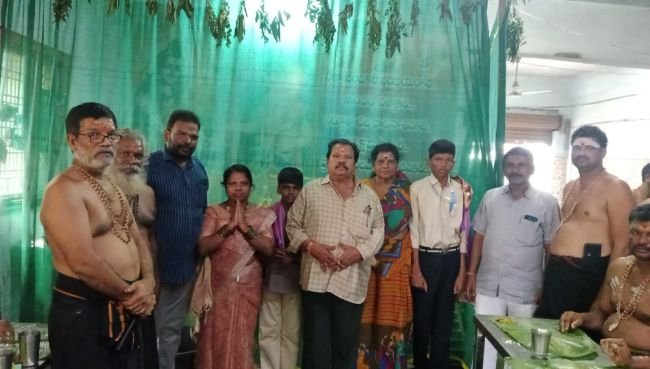 ఘనంగా అయ్యప్ప ఆలయంలో ఏడో రోజు భిక్ష కార్యక్రమం
