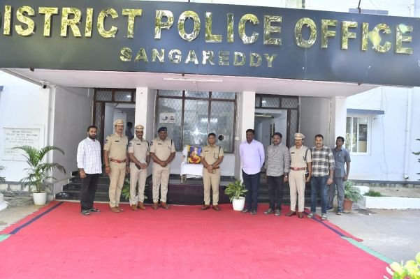 మహర్షి వాల్మీకి జయంతి సందర్భంగా ఘన నివాళులర్పించిన జిల్లా ఎస్పీ పరితోష్ పంకజ్, ఐపీఎస్.