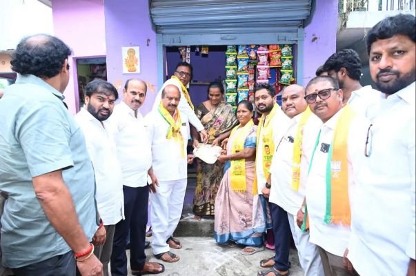 ఒక్క అవకాశం ఇవ్వండి...అభివృద్ధి చేసి చూపిస్తాం ....  13 వ డివిజన్ టీడీపీ కార్పొరేటర్ అభ్యర్థి రుక్మిణమ్మను గెలిపించండి..  శాప్ ఛైర్మెన్ రవి నాయుడు