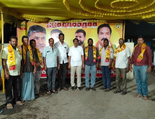   పినపళ్లలో టీడీపీ జోరు...  వైసీపీ నుంచి తెలుగుదేశంలోకి  చేరికలు...