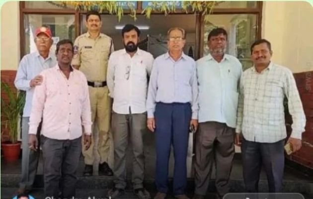 తెలంగాణ ఉద్యమ కారులు ముఖ్యమంత్రి ఇంటి ముట్టడికి వెళ్లిన ఉద్యమకారుల అరెస్ట్.
