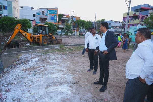 బుడమేరు ప్రవాహానికి ఆటంకాలు లేకుండా ముందస్తు చర్యలు : కలెక్టర్ డాక్టర్ జి.లక్ష్మీశ