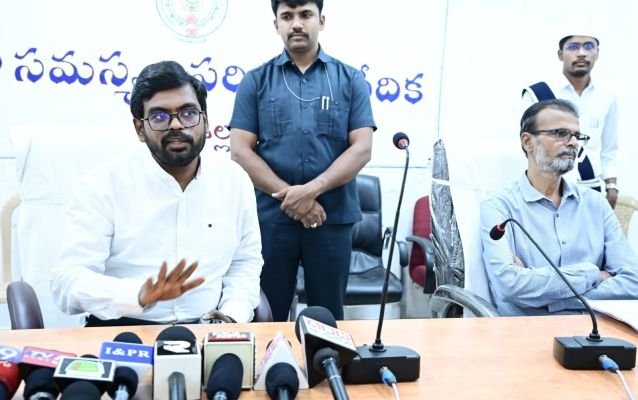  అర్నాబ్ తుపానుపై అప్రమత్తంగా ఉండండి! : కృష్ణా జిల్లా కలెక్టర్ డీకే బాలాజీ