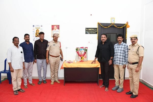 మహర్షి వాల్మీకి ఆశయాలు, ఆదర్శాలు ప్రతి ఒక్కరికీ స్ఫూర్తిదాయకం -- డీసీఆర్‌బీ డీఎస్పీ ఏ. మహేష్