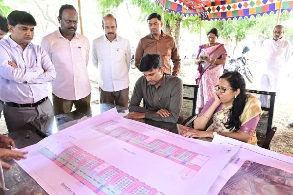 ఎన్నికల కౌంటింగ్ ఏర్పాట్ల పరిశీలన... - లయోలా కళాశాలలో స్ట్రాంగ్ రూమ్ తనిఖీ 
