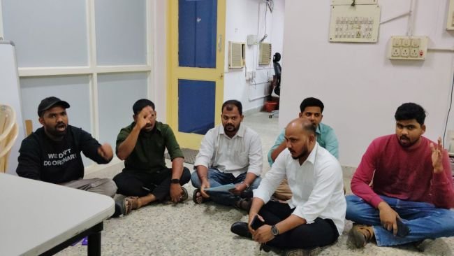 ఫీజుల పేరుతో బీఈడీ ప్రవేశాలు నిరాకరించడమా...!