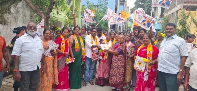 ఆరు నెలల్లో అభివృద్ధి చేసి చూపిస్తా  -63వ డివిజన్ ప్రచారంలో పుష్పావతి హామీ