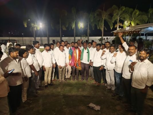గ్రామ కాంగ్రెస్ అధ్యక్షుడిగా నరసింహ గౌడ్