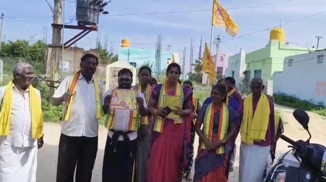 7వ వార్డులో టీడీపీ అభ్యర్థి రెడ్డమ్మ విస్తృత ప్రచారం