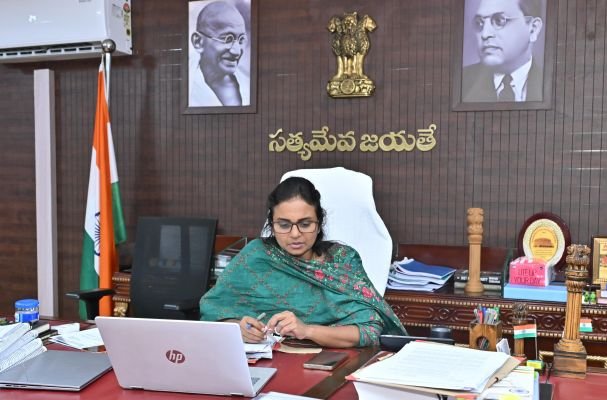 దీపావళి సందర్భంగా  గ్రీన్ క్రాకర్స్ ను(పర్యావరణహిత బాణసంచా) మాత్రమే విక్రయించాలి, కాల్చాలి*    *జిల్లా కలెక్టర్ డా. ఏ. సిరి*