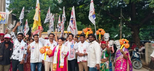 20వ డివిజన్‌ కార్పొరేటర్ అభ్యర్థి ప్రజలకు అందుబాటులో ఉంటూ డివిజన్ ను అభివృద్ధి చేస్తా. ఎస్.కె షాహినా