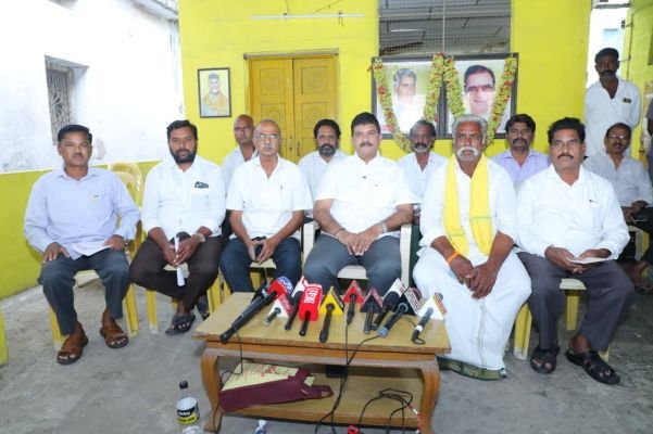 స్థానిక సంస్థల ఎన్నికల్లో టీడీపీ, జనసేన పరస్పర అవగాహనతో ముందుకు సాగుతున్నాం........ఎమ్మెల్యే ధూళిపాళ్ళ.