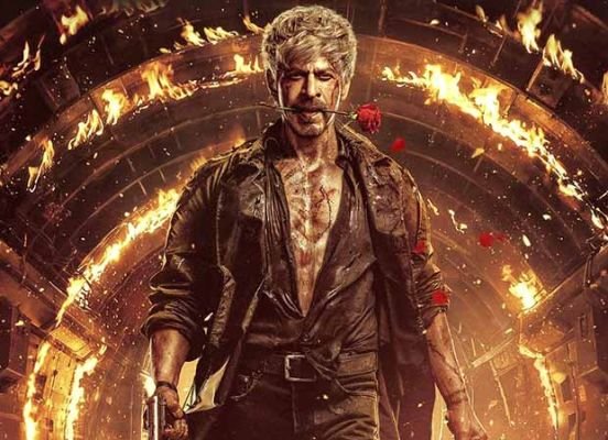 బాక్సాఫీస్ బరిలో షారుఖ్ ఖాన్ ‘కింగ్’ సంచలనం.. కొత్త పోస్టర్‌తో అంచనాలు పెంచేసిన బాద్‌షా