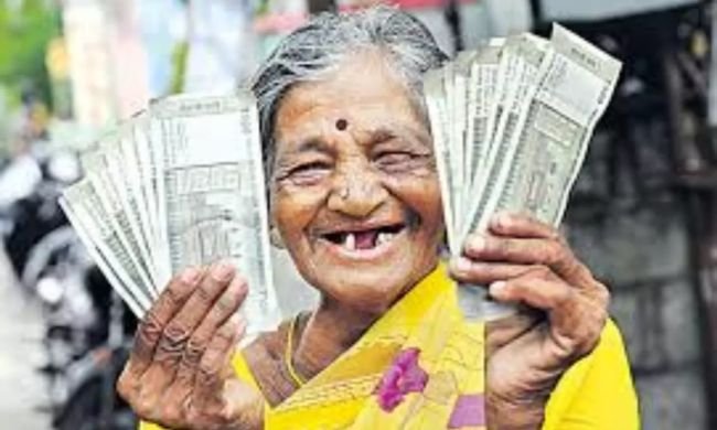 ఈ నెల 30నే పెన్షన్ల పంపిణీ
