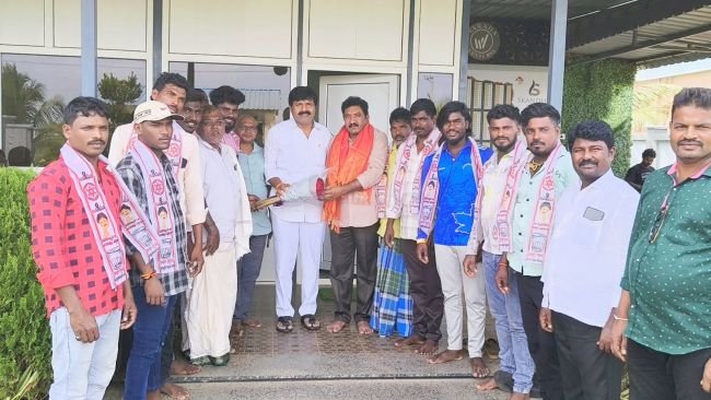 జనసేన పార్టీలో చేరిన 20 కుటుంబాలు