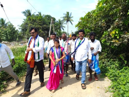 విరువూరులో వైసీపీ ప్రచార హోరు  కాకాణి నాయకత్వంలో విజయమే లక్ష్యంగా ముందుకు..