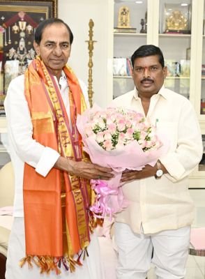 కేసీఆర్‌తో ఎమ్మెల్యే జీఎంఆర్ భేటీ