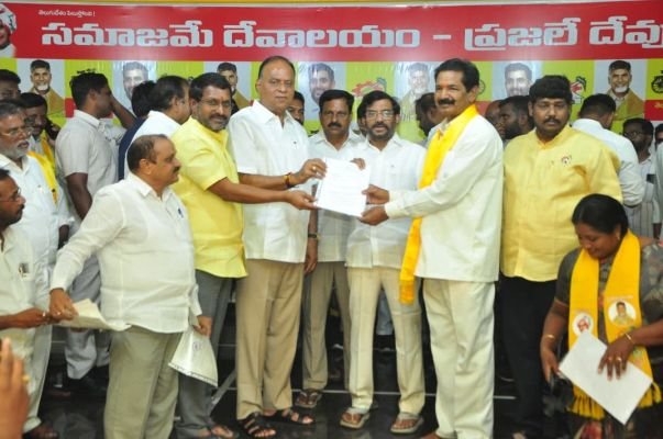 జడ్పీ పీఠంపై పసుపు జెండా రెపరెపలాడాలి: టీడీపీ నేతల పిలుపు