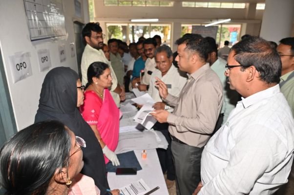  ఎన్నికల విధుల్లో ఉన్న సిబ్బందికి జిల్లా కలెక్టర్ హిమాన్షు శుక్ల పిలుపు