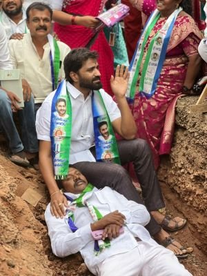 రాజమండ్రి నగరాన్ని సర్వనాశనం చేస్తున్నారు