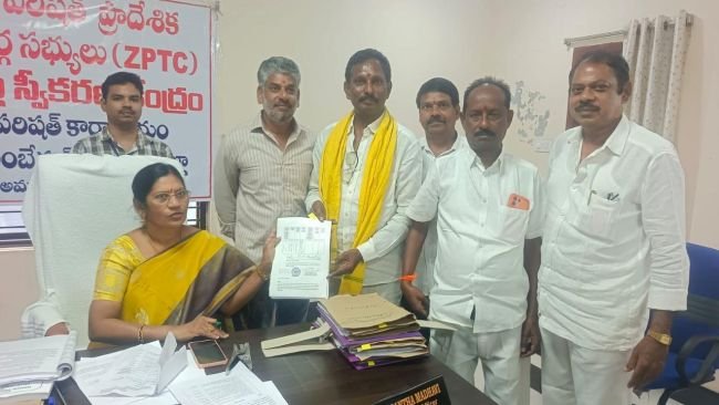 ఆలమూరు మండలం టిడిపి జెడ్పిటిసి అభ్యర్థిగా దొండపాటి సుబ్బరాజు