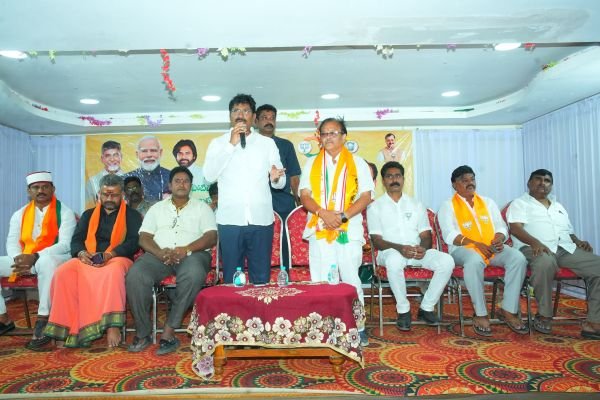 ఆర్యవైశ్య సంఘం సమావేశంలో పాల్గొన్న ఎమ్మెల్యే అశోక్ రెడ్డి, సోము వీర్రాజు