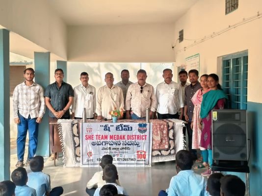 షీ టీం బృందం ఆధ్వర్యంలో విద్యార్థులకు అవగాహన