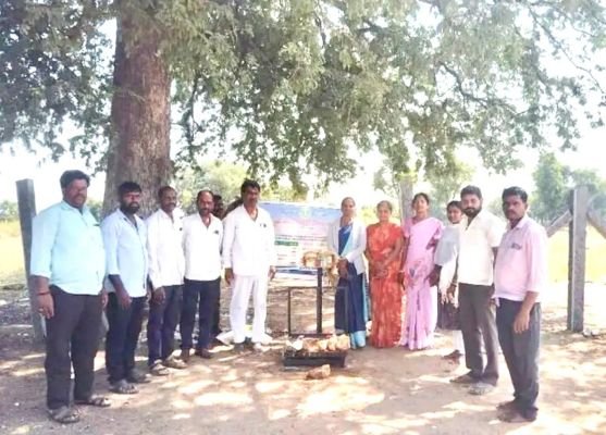 రైతులకు అండగా ఐకేపీ కొనుగోలు కేంద్రం  ప్రగతి ధర్మారం గ్రామంలో కేంద్రాన్ని ప్రారంభించిన సర్పంచ్ శ్రీనివాస్ గౌడ్