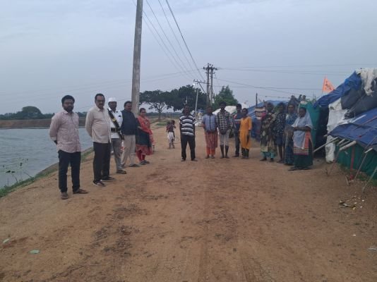 తుఫాను పట్ల అప్రమత్తంగా ఉండాలి : ఇంకొల్లు తహశీల్థారు ఏ.వి.యస్‌ శ్రీనివాస్‌