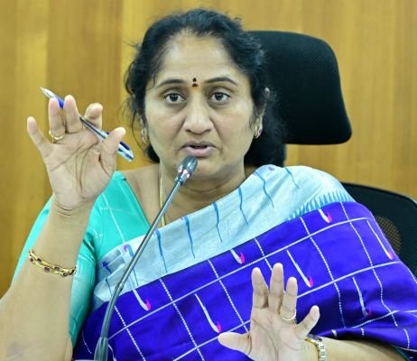 బీసీ’ విద్యార్థుల పట్ల అప్రమత్తంగా ఉండండి :  బీసీ సంక్షేమ శాఖ మంత్రి సవిత ఆదేశం
