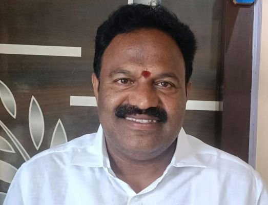 జడ్పీటీసీ అభ్యర్థిగా చీపురుపల్లి బరిలో వలిరెడ్డి  శ్రీనివాస నాయుడు   ...టీడీపీ  తరుపున బీఫాo అందజేత..…