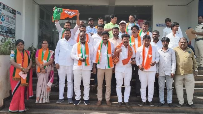మోడీపై కుట్రలు చేస్తే సహించేది లేదు: బీజేపీ జిల్లా అధ్యక్షుడు రమేష్ కుమార్