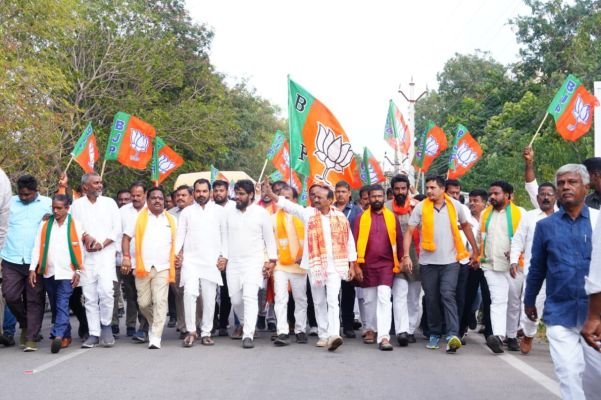 జవహర్‌నగర్ డంపింగ్ యార్డ్ సమస్యకు శాశ్వత పరిష్కారం చూపాలి.. డీపీఆర్ పంపితే కేంద్రం నుంచి రూ.3,000 కోట్ల నిధులు తెస్తా: ఎంపీ ఈటల రాజేందర్