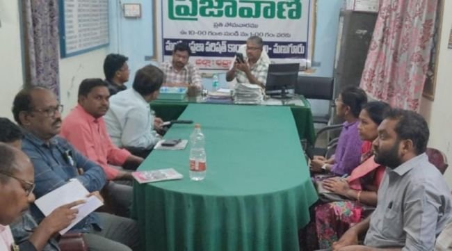 తుఫానుతో ప్రజలు అప్రమత్తంగా ఉండాలి..తహశీల్దార్ నరేశ్