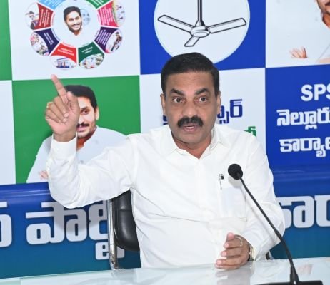 స్థానిక ఎన్నికల ఘటనలపై ఎస్ఈసీ విచారణ చేయించాలి - మాజీ మంత్రి కాకాణి గోవర్ధన్ రెడ్డి