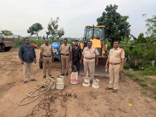 తుఫాను ఎదుర్కోడానికి నగరం పోలీసులు సంసిద్ధం