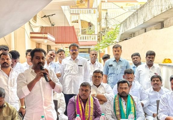 ఓటరు హక్కుల పరిరక్షణకు కాంగ్రెస్‌ కార్యాచరణ -"ఓట్ బచావో–దేశ్ బచావో "పై కాట శ్రీనివాస్‌ గౌడ్‌ ఆధ్వర్యంలో సమీక్ష