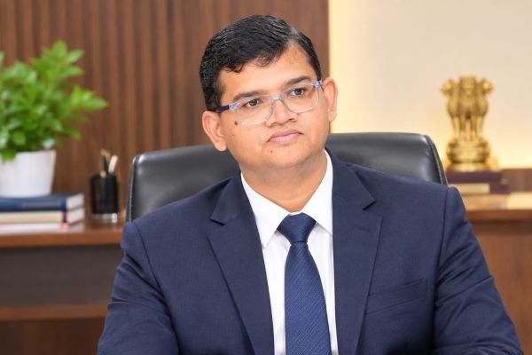 జిల్లాలోని అన్ని విద్యాసంస్థలకు నేడు  సెలవు..