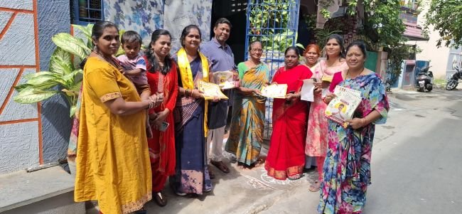 మీ ఇంటి ఆడబిడ్డగా ఆదరించండి... -56వ డివిజన్ ఇంటింటి ప్రచారంలో బ్యాంకు శాంతమ్మ 