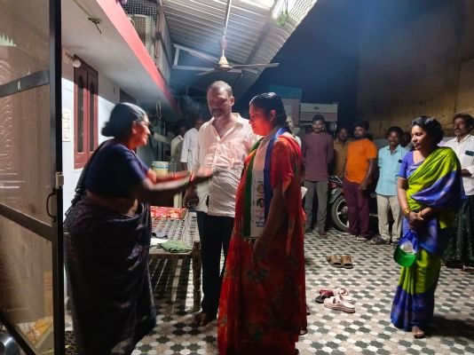ఆంజనేయస్వామికి ప్రత్యేక పూజలతో వైఎస్సార్‌సీపీ అభ్యర్థి యలమర్తి అనిత ఎన్నికల ప్రచారం ప్రారంభం