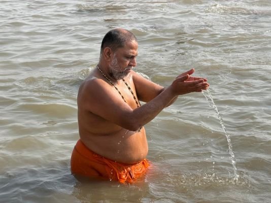 కాశీ విశ్వనాథుని చెంతన రాఘవేంద్ర స్వామి మఠం 