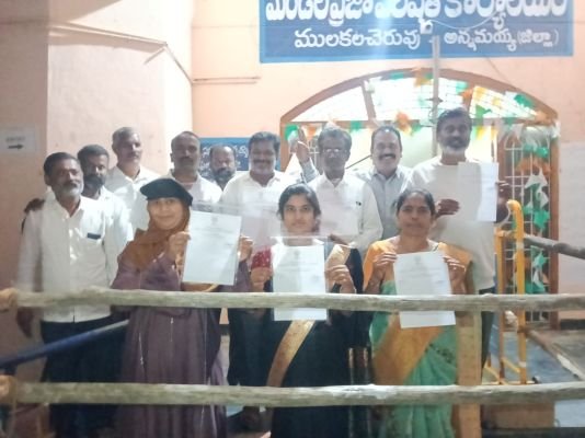 ములకలచెరువు మండలంలోని మొత్తం 13 ఎంపీటీసీ స్థానాలకు గాను ఏకగ్రీవమైన 8 స్థానాల..