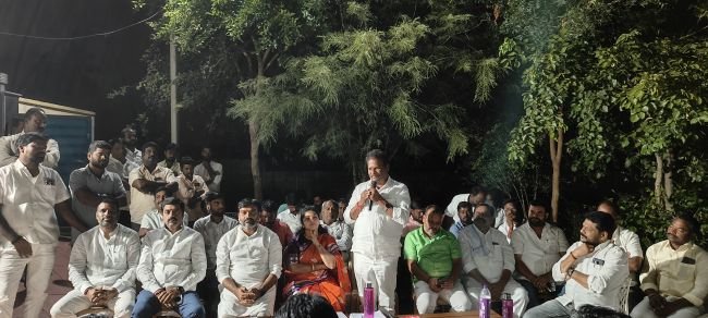 పట్టభద్రుల ఎమ్మెల్సీ బరిలో లక్ష్మీ నర్సింహ రెడ్డికి పెరుగుతున్న ఆదరణ