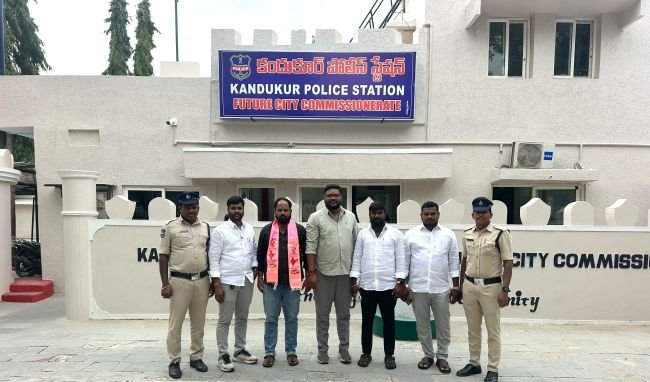 నిరసనలకు పిలుపు ఇవ్వకపోయినా బీఆర్ఎస్ నాయకుల ముందస్తు అరెస్టులు