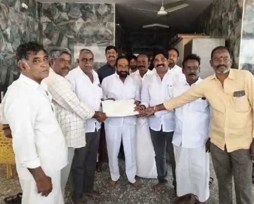 వెల్దుర్తిలో ఎంపీటీసీ జడ్పిటిసి అభ్యర్థులకు అందజేత 