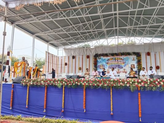 భవిష్యత్తు ఉపాధి అవకాశాలను ఎన్నుకోవాలి. డి.ఎస్.పి